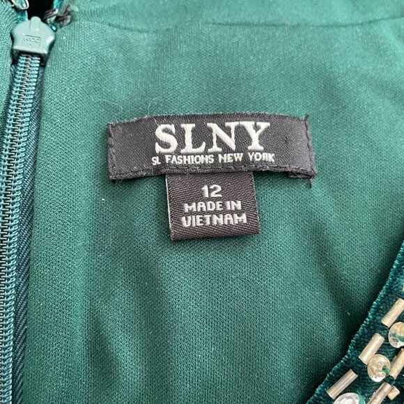 SLNY Green Velvet Dress Rhinestone Embellished Beaded Rhinestone Necklace 3/4 - Picture 5 of 10